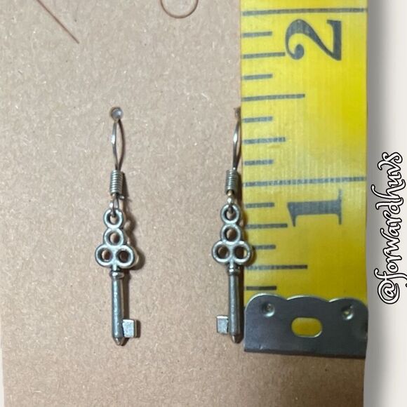 Bundle Sale 3 for $15 | Old Fashioned Style Silver-Tone Key Dangle Earrings - Picture 4 of 8
